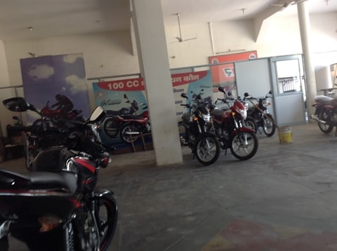 Rajiv Raj Bajaj Service Center 2025 - Main Image
