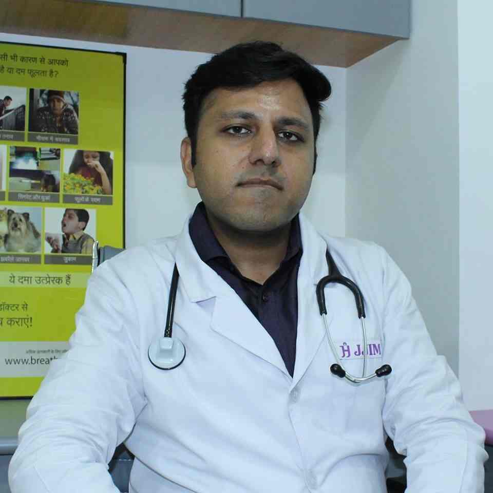 Dr. Nikhil Gupta in Pitampura,Delhi Best Rheumatologist Doctors in