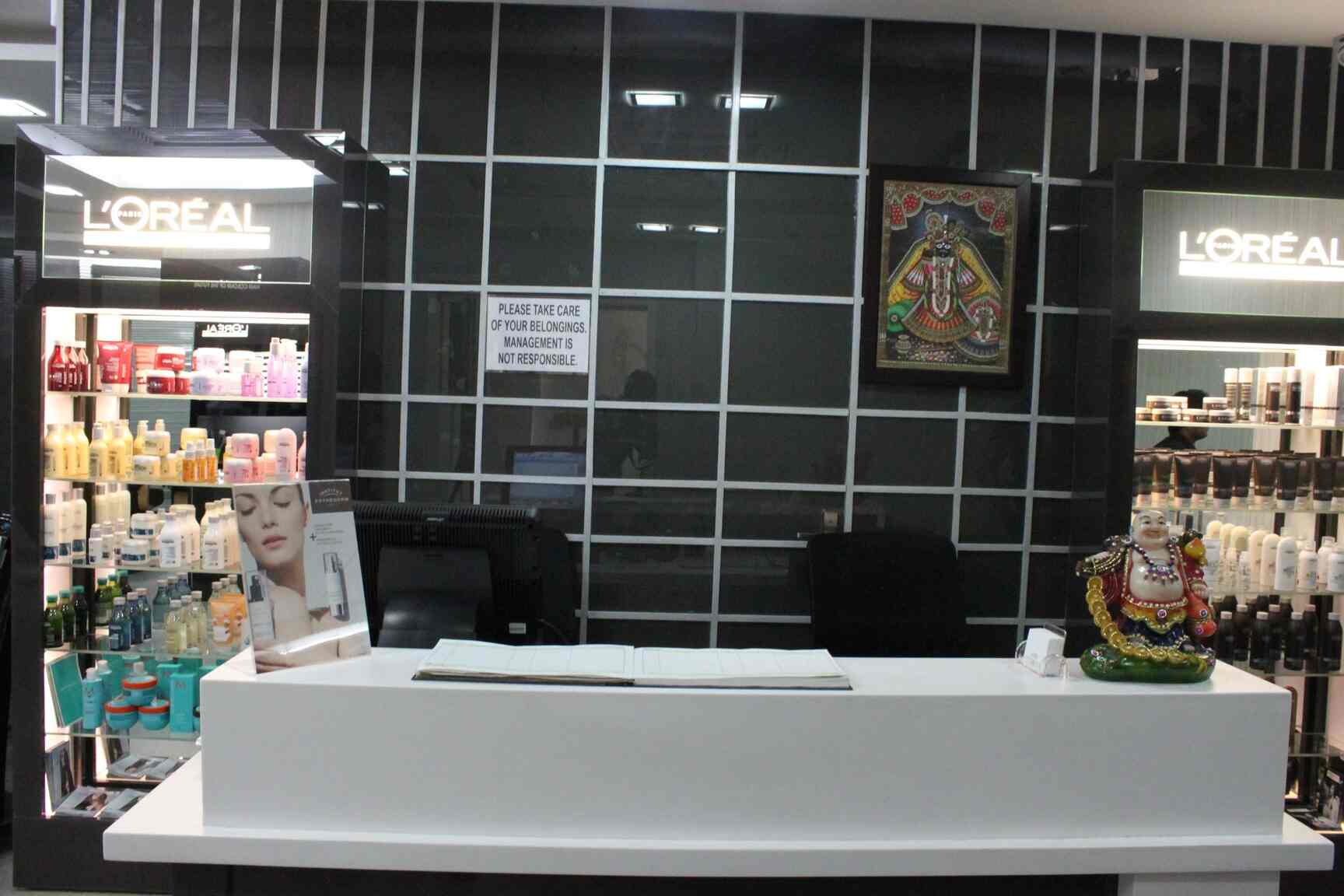 Looks Salon in East Patel Nagar,Delhi Best Salons in Delhi Justdial