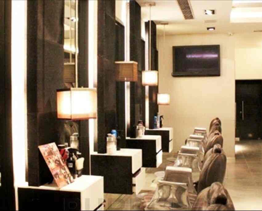 Looks Salon in East Patel Nagar,Delhi Best Salons in Delhi Justdial