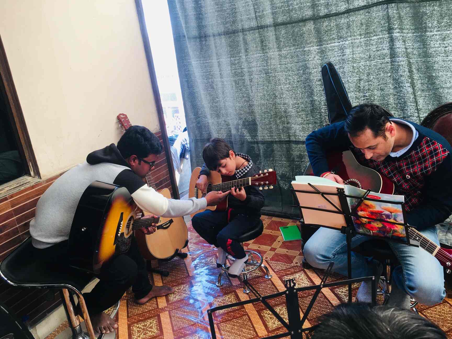 Top Music Classes For Harmonium in Burari, Delhi near me Justdial