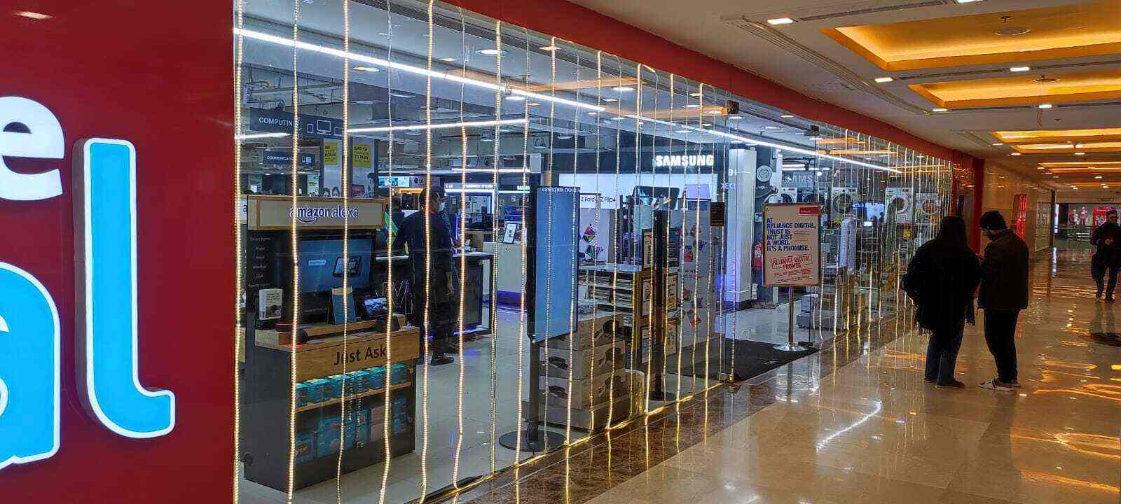 Reliance Digital Store (Ambience Mall) in Vasant Kunj,Delhi Best