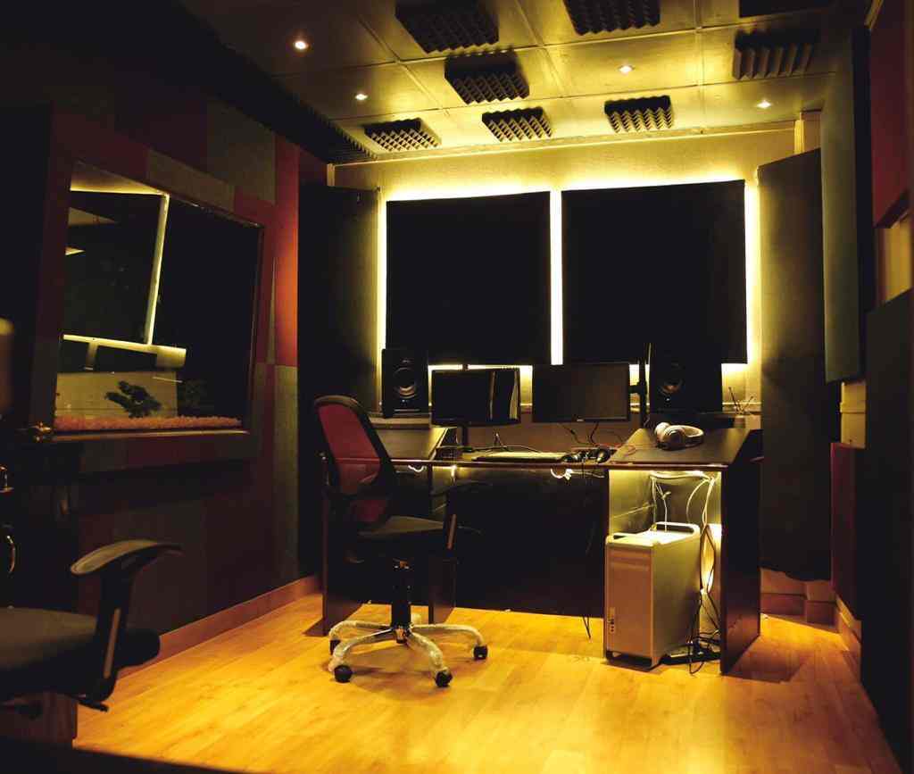 Wisdom Music Company in DLF City Phase 2,Delhi Best Film Makers in