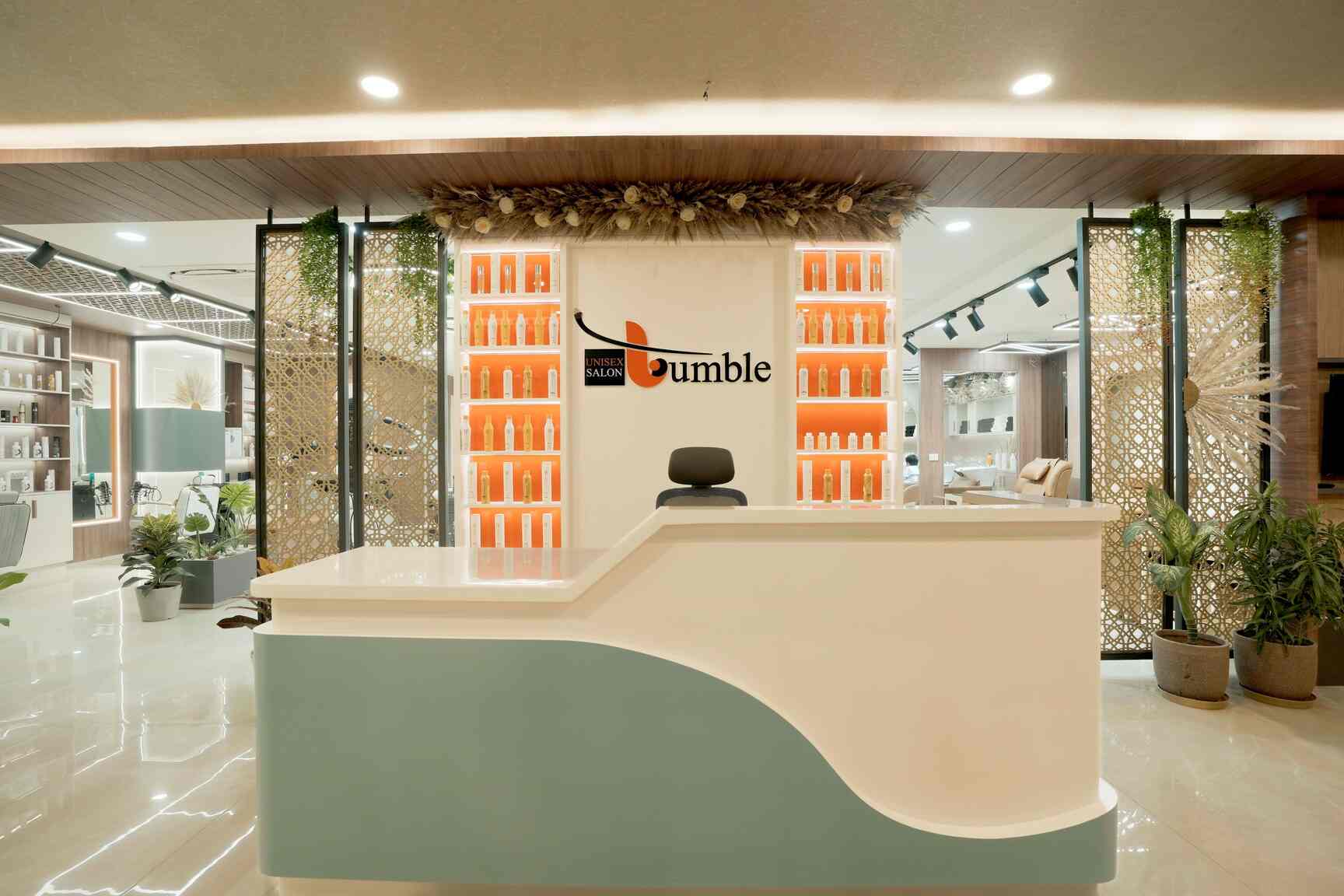 Tumble Salon in Raja Puri,Delhi - Best Beauty Parlours in Delhi - Justdial