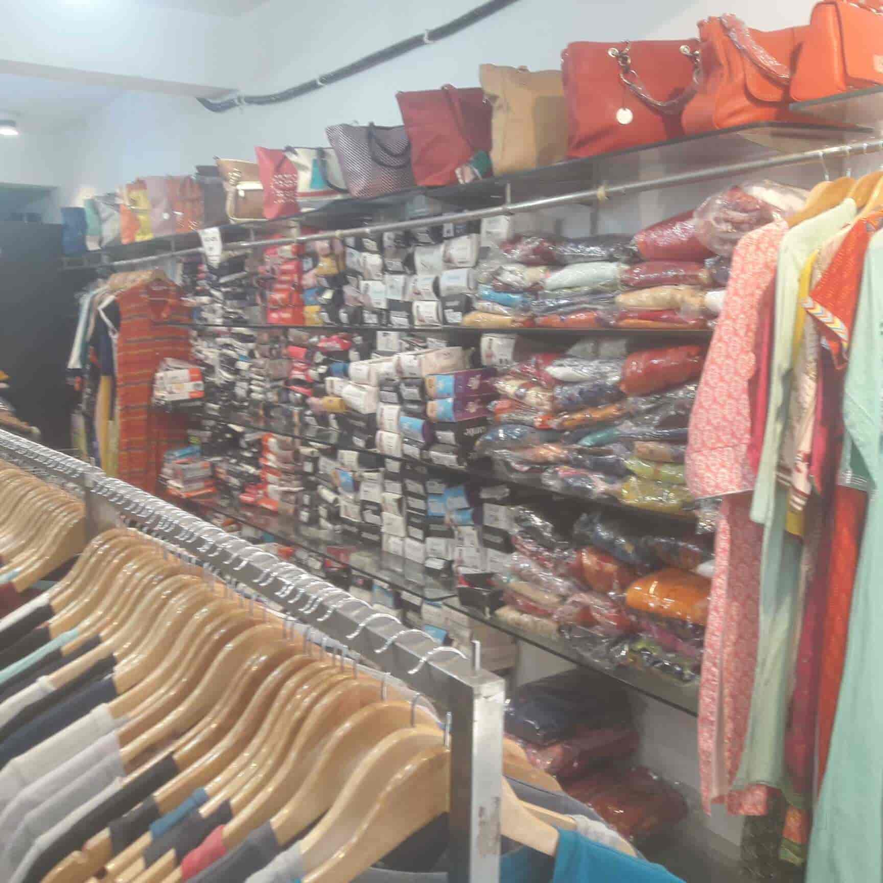 Liquidation in Rajouri Garden,Delhi Best Women Readymade Garment