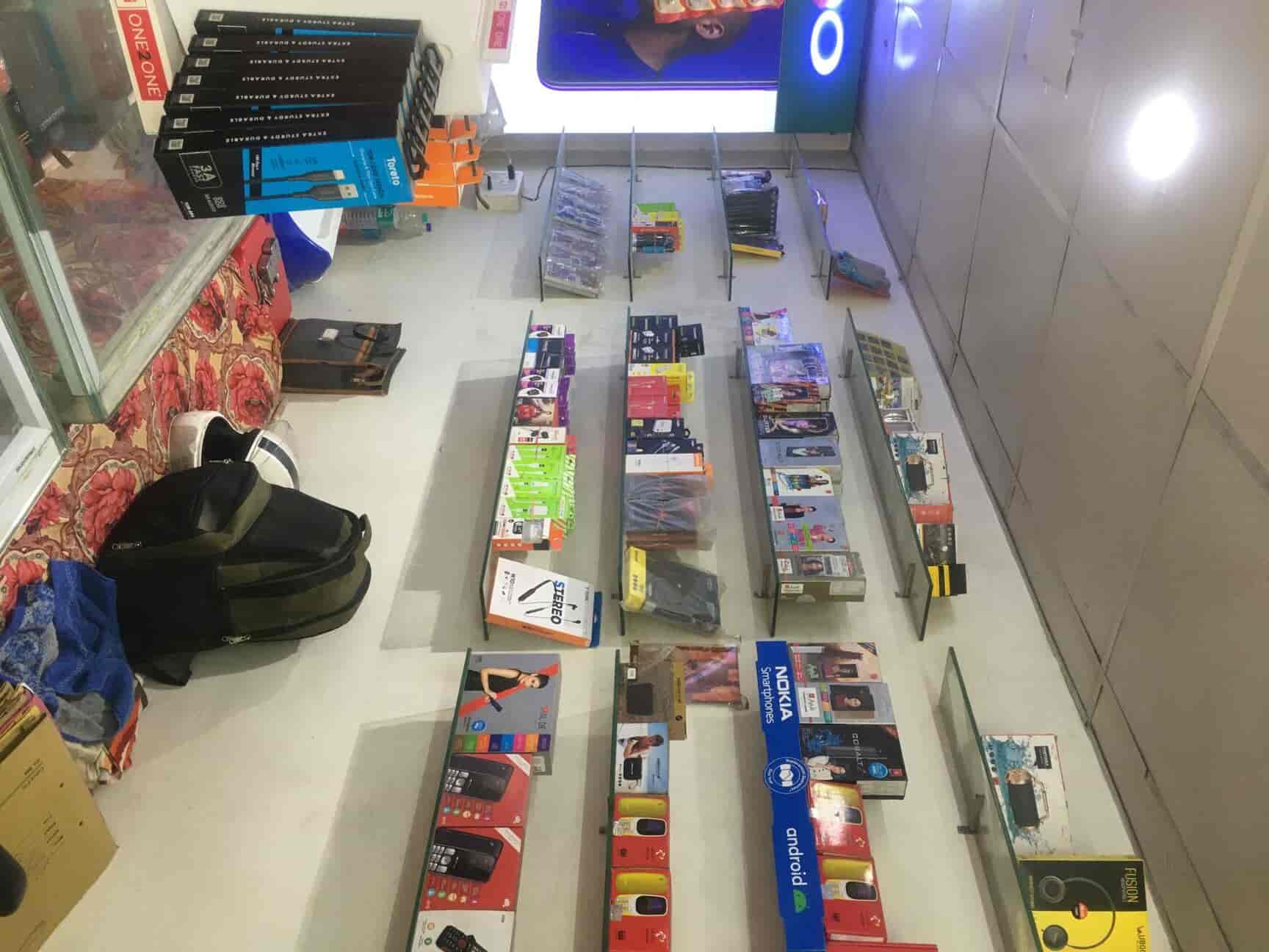 Lucky Communication in Rajiv Nagar Gurgaon,Delhi Best Mobile Phone