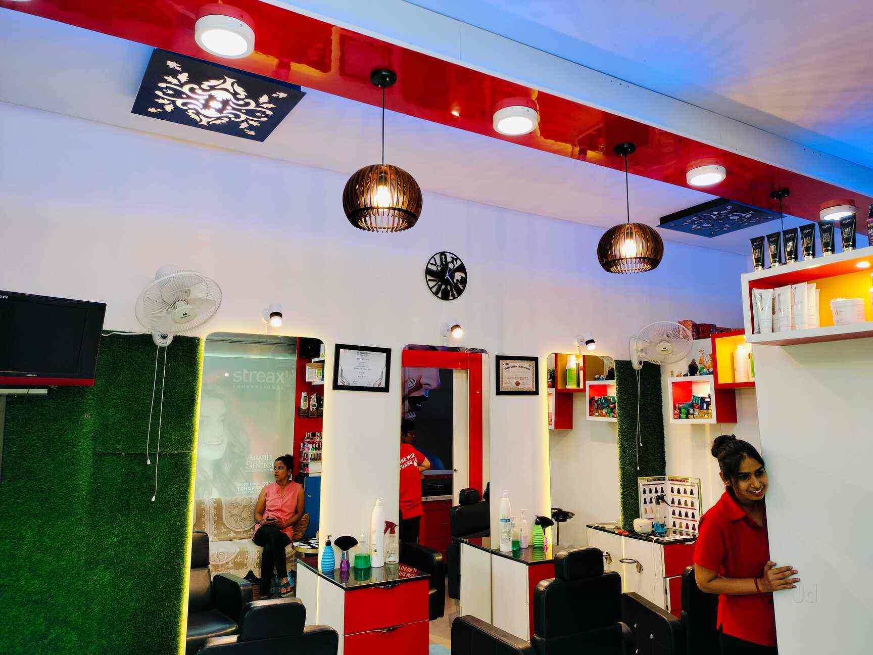 Top Beauty Parlours in Knowledge Park 1Greater Noida,Delhi Best