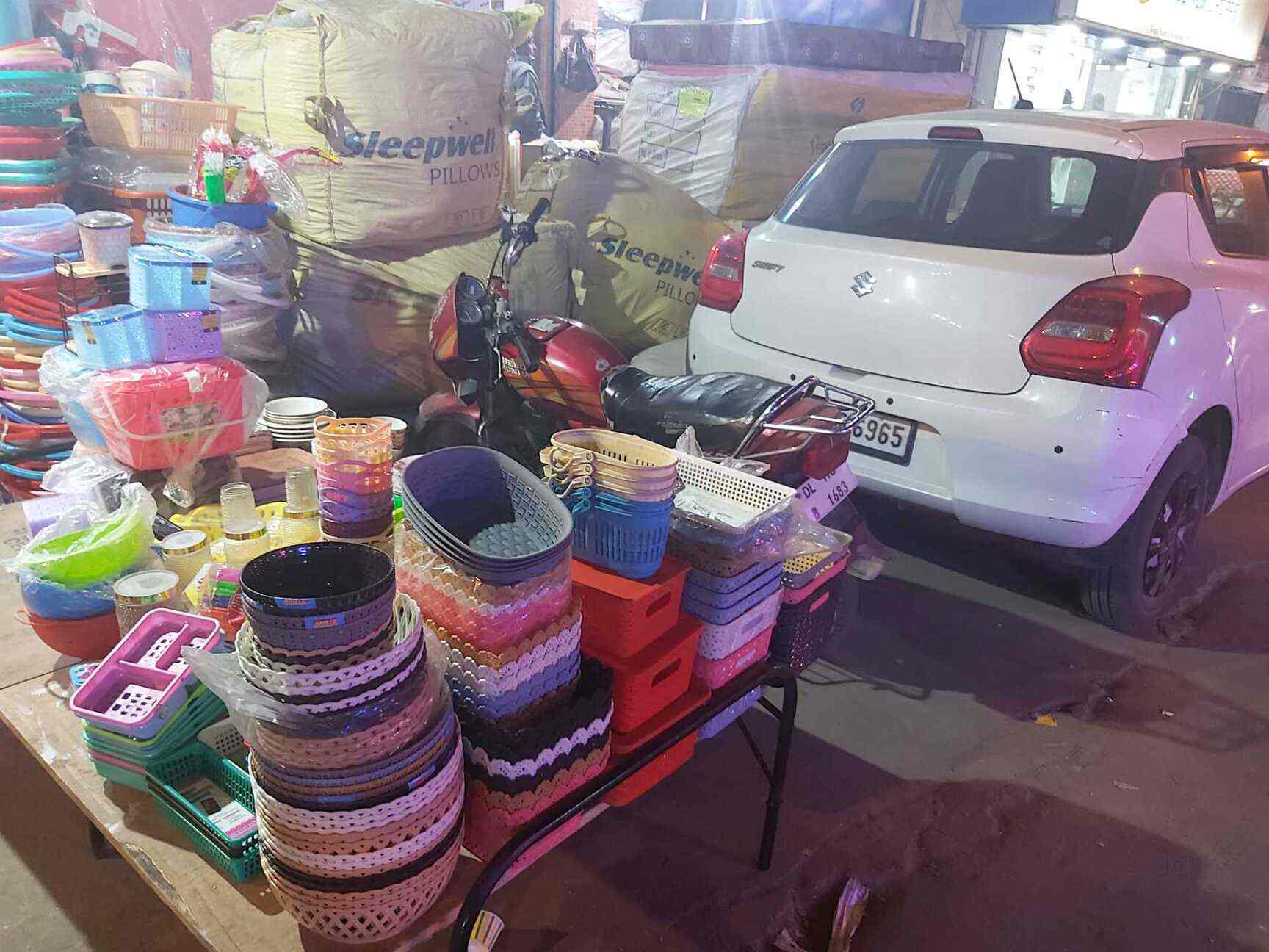 Krishna Crockery House in Rohini Sector 16,Delhi Best Bone China