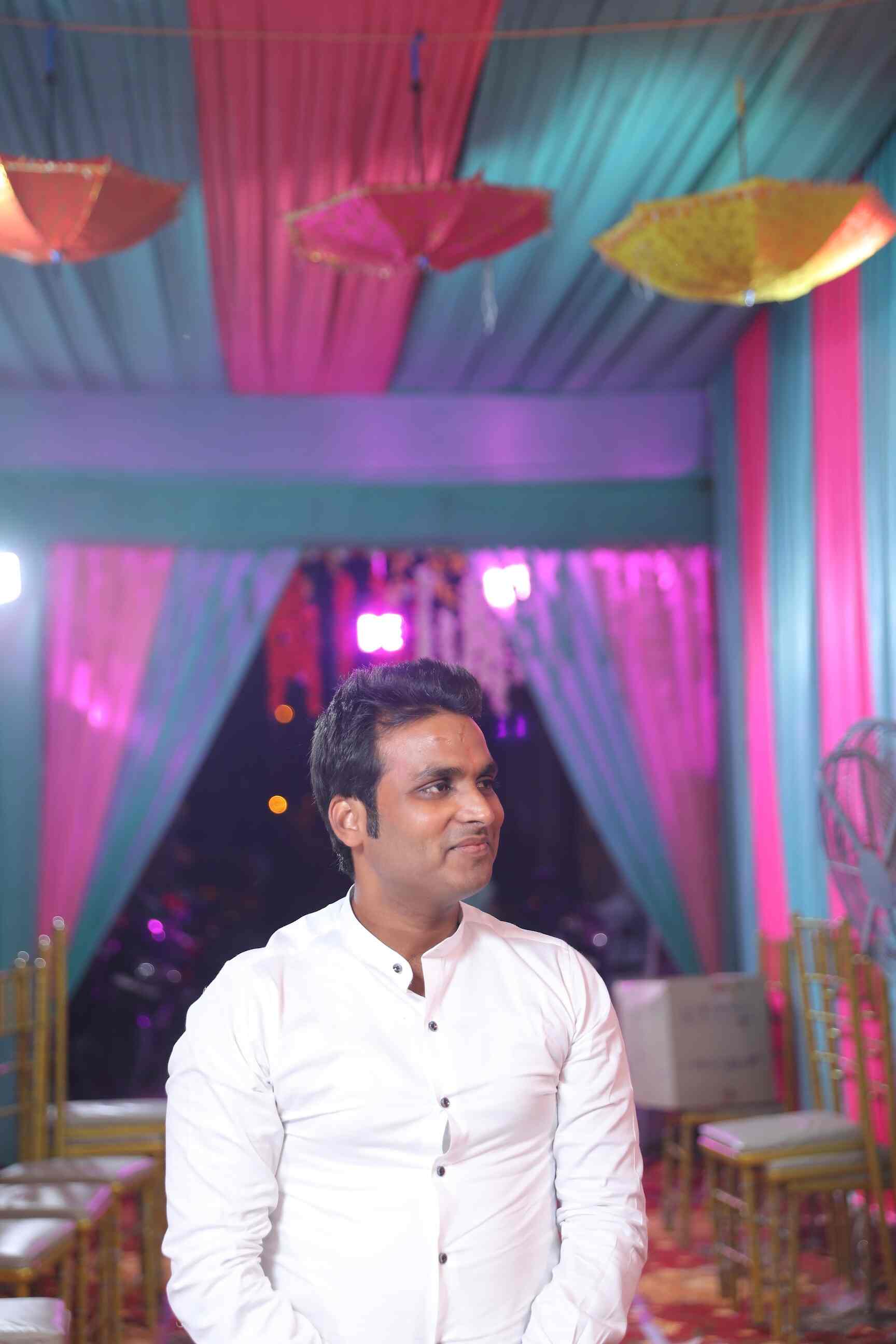 Engineers Tandoori Chai in mukherjee nagar,Delhi Best Tea Lounges in