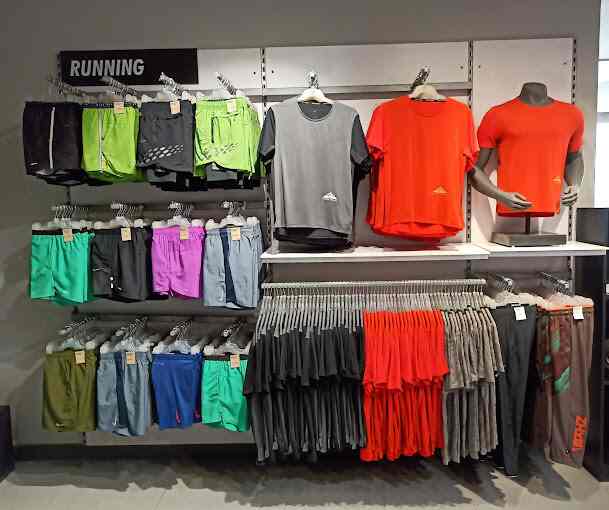 Nike factory outlet sector 14