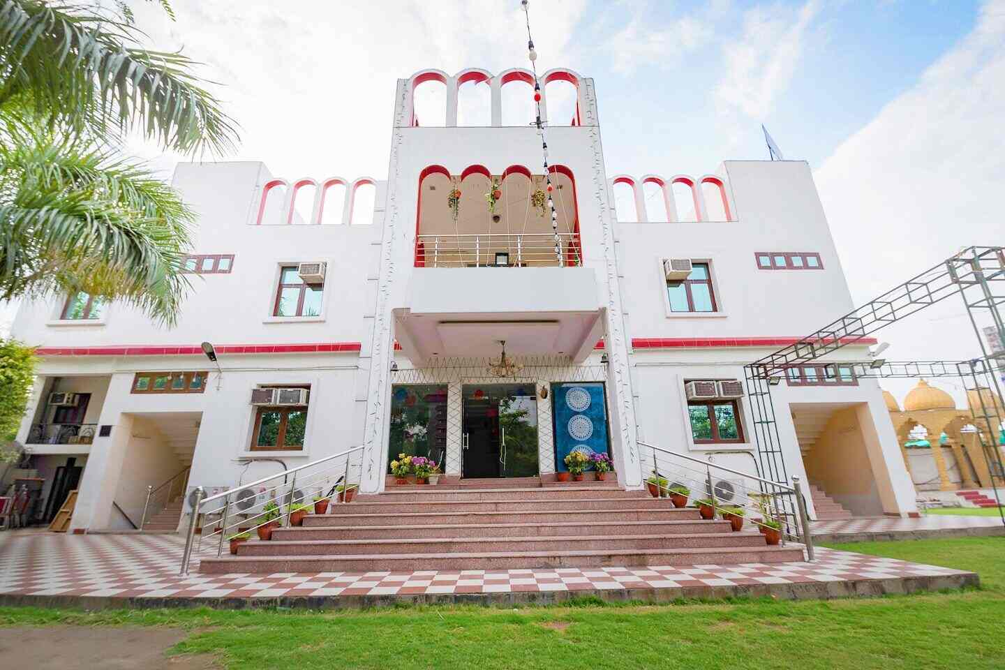 Book J S Garden (OYO 15516) in Noida Sector 132,Delhi Best Guest House in Delhi Justdial