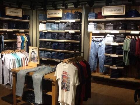 Levi's exclusive Showroom in Dwarka Sector 7,Delhi - Best Men Shirt  Retailers in Delhi - Justdial