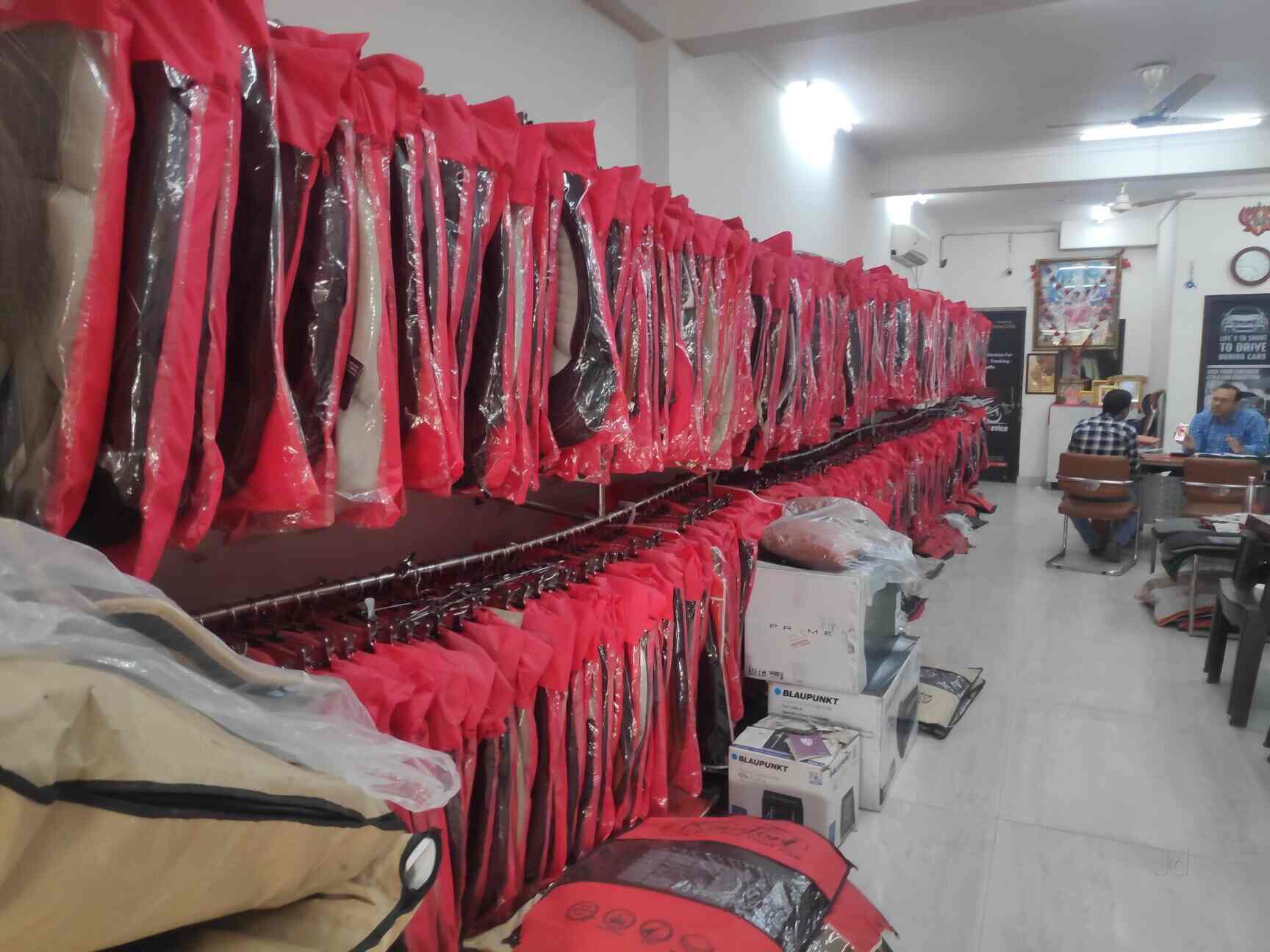 Car Beauty in Gurgaon Sector 17,Delhi Best Car Accessory Dealers in