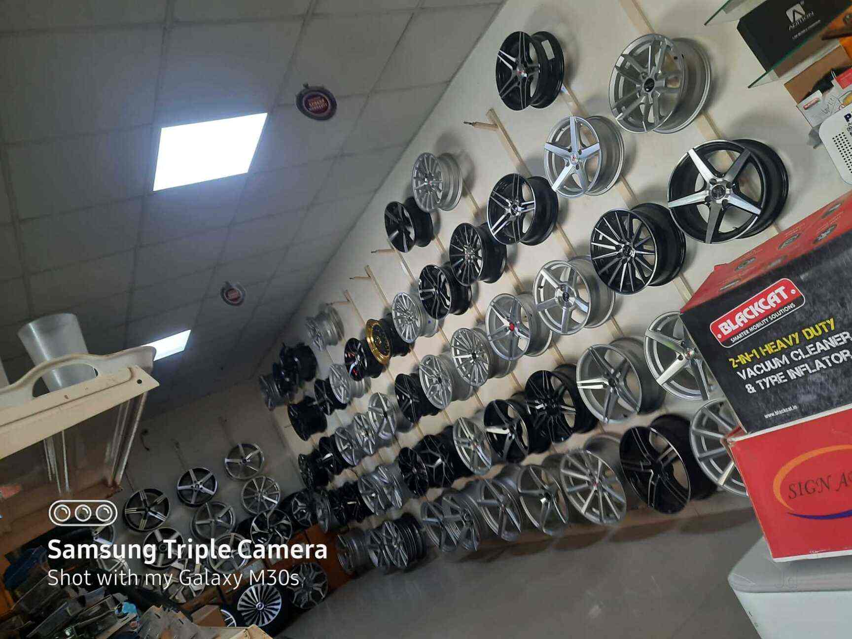 NCR Tyre Shoppe in Faridabad Sector 29,Delhi Best Motorcycle Tyre