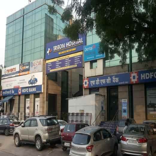 Dr. Abhishek Jain (Triton Hospital) in Kalkaji,Delhi Best Podiatrist