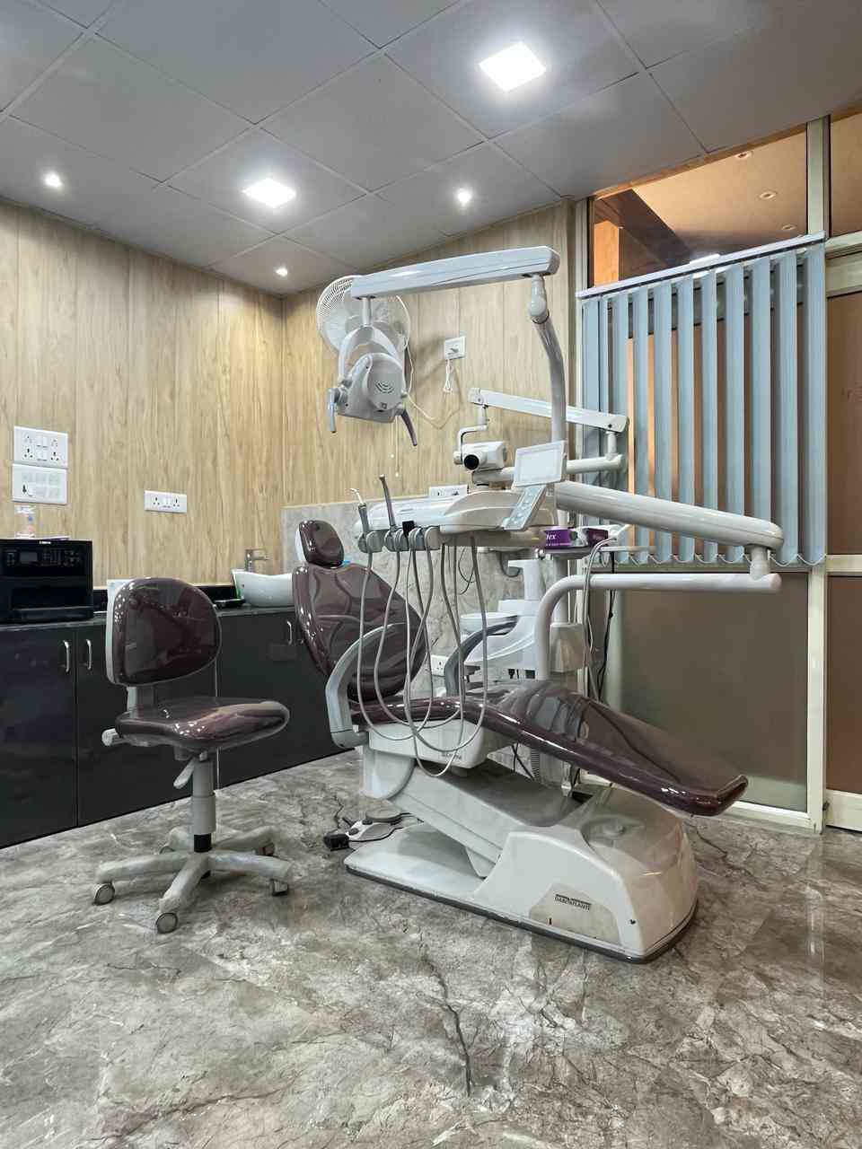Divine Dental Solutions in Faridabad,Delhi Best Dentists in Delhi