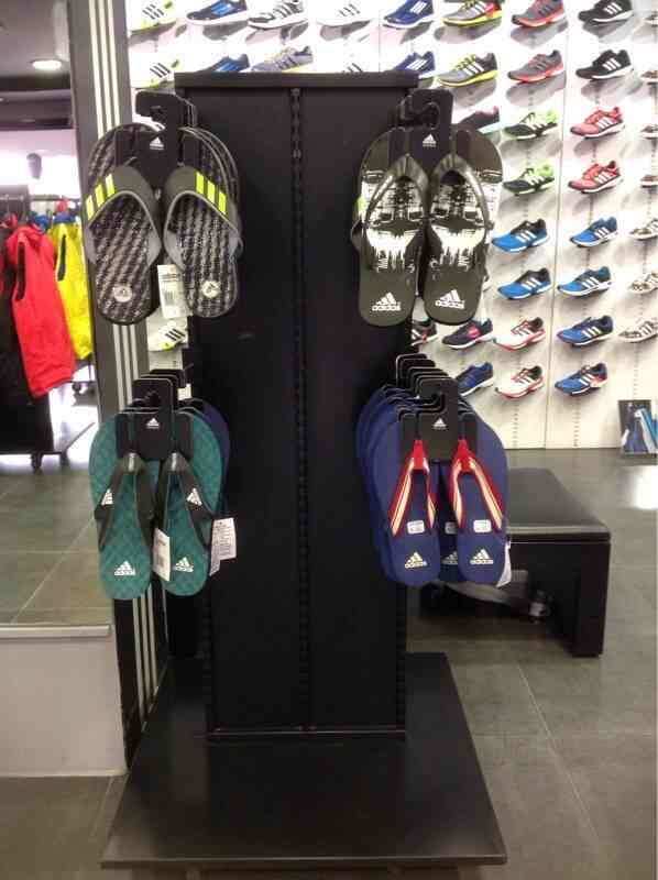 adidas factory outlet pitampura