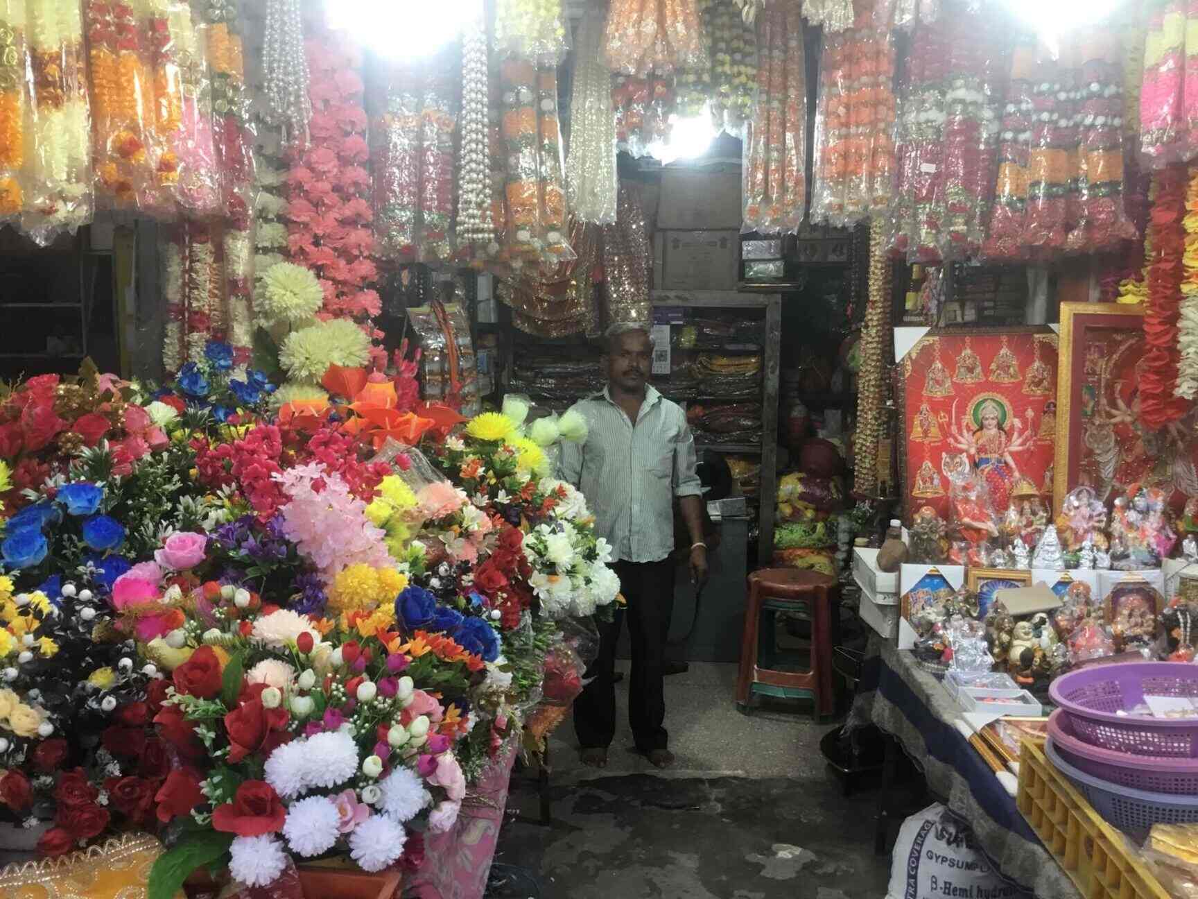 Dheeraj Artificial Flowers, Govindpuri Artificial Turf Dealers in