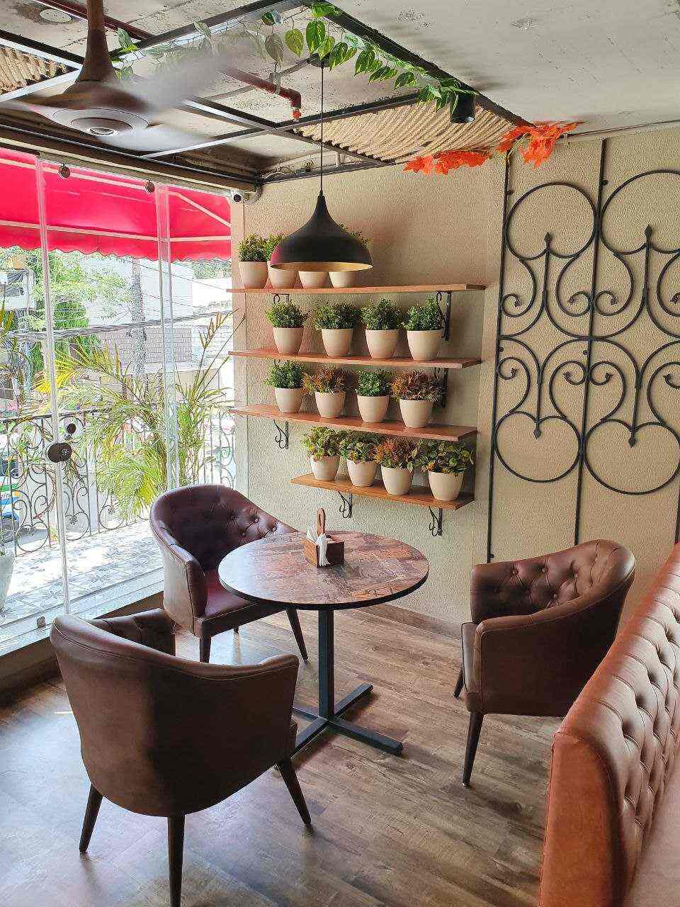 Top Bars Restaurants near Kailash Colony Metro StationKailash Colony