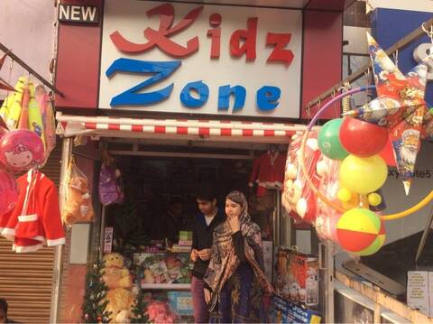 toy shop in dilshad garden
