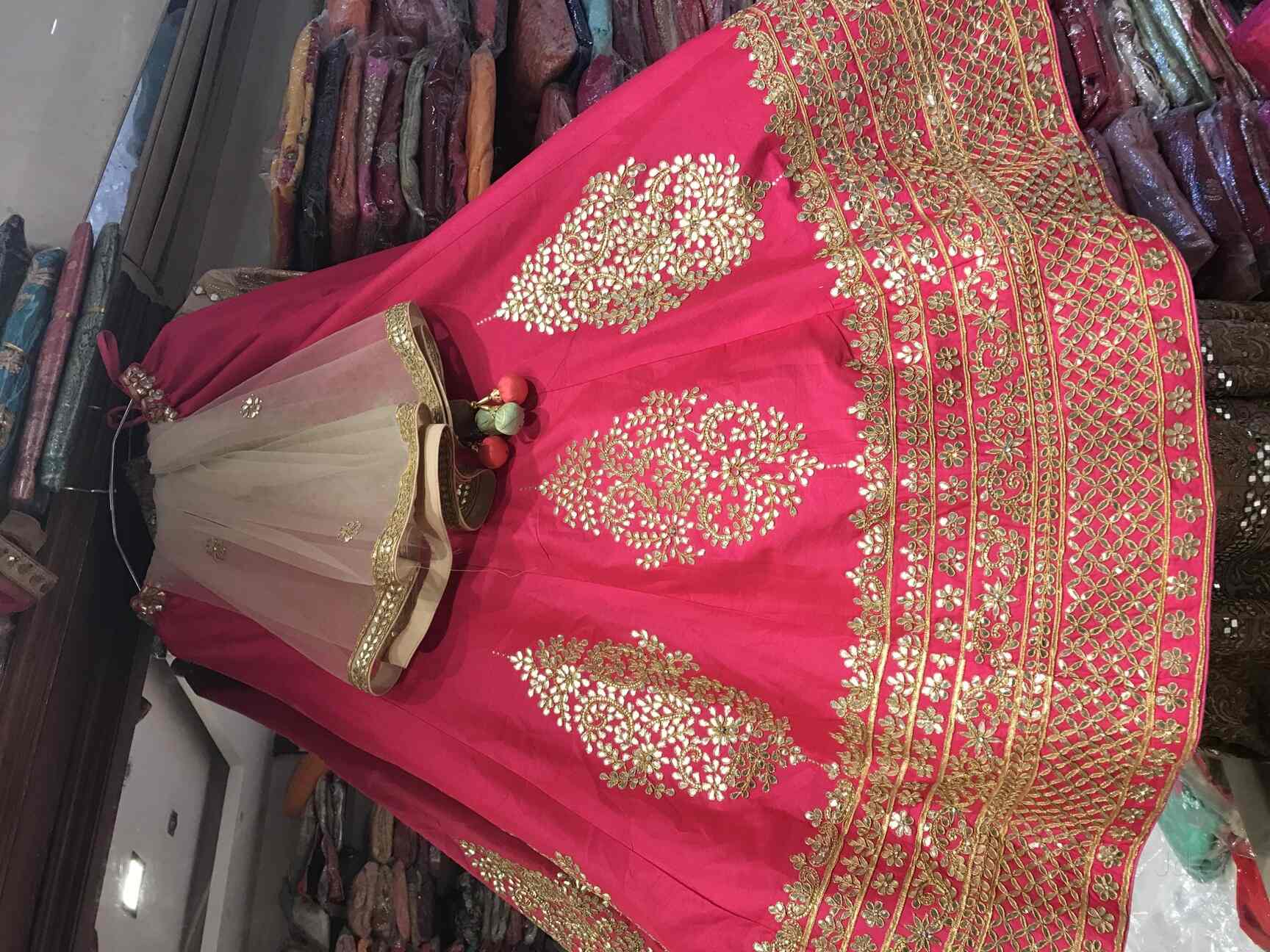 chandni chowk lehenga shops