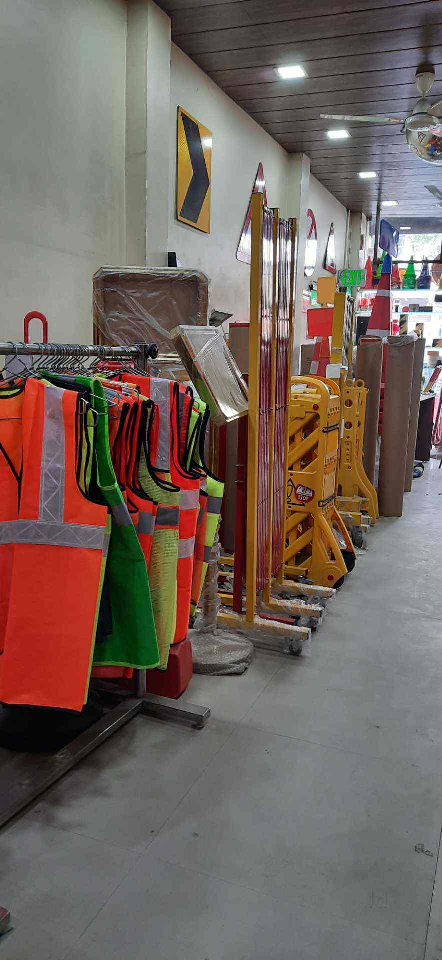 H2safety INDIA Ptv Ltd in Pahar Ganj,Delhi Best Road Safety Equipment