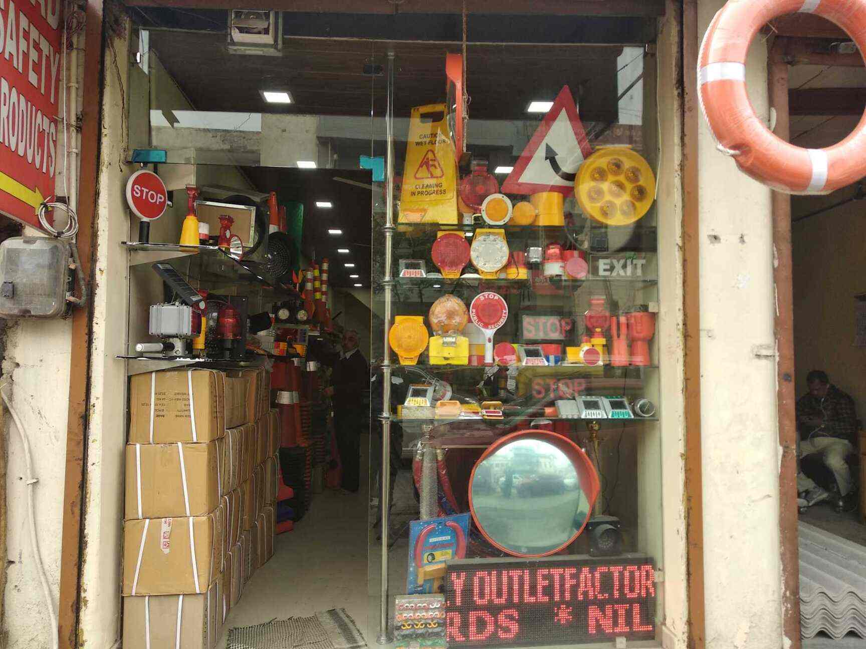 H2safety INDIA Ptv Ltd in Pahar Ganj,Delhi Best Road Safety Equipment