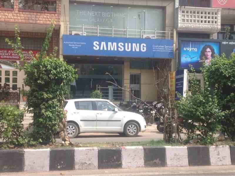 We Care, Rohini Sector 7 Mobile Phone Repair & Services in Delhi