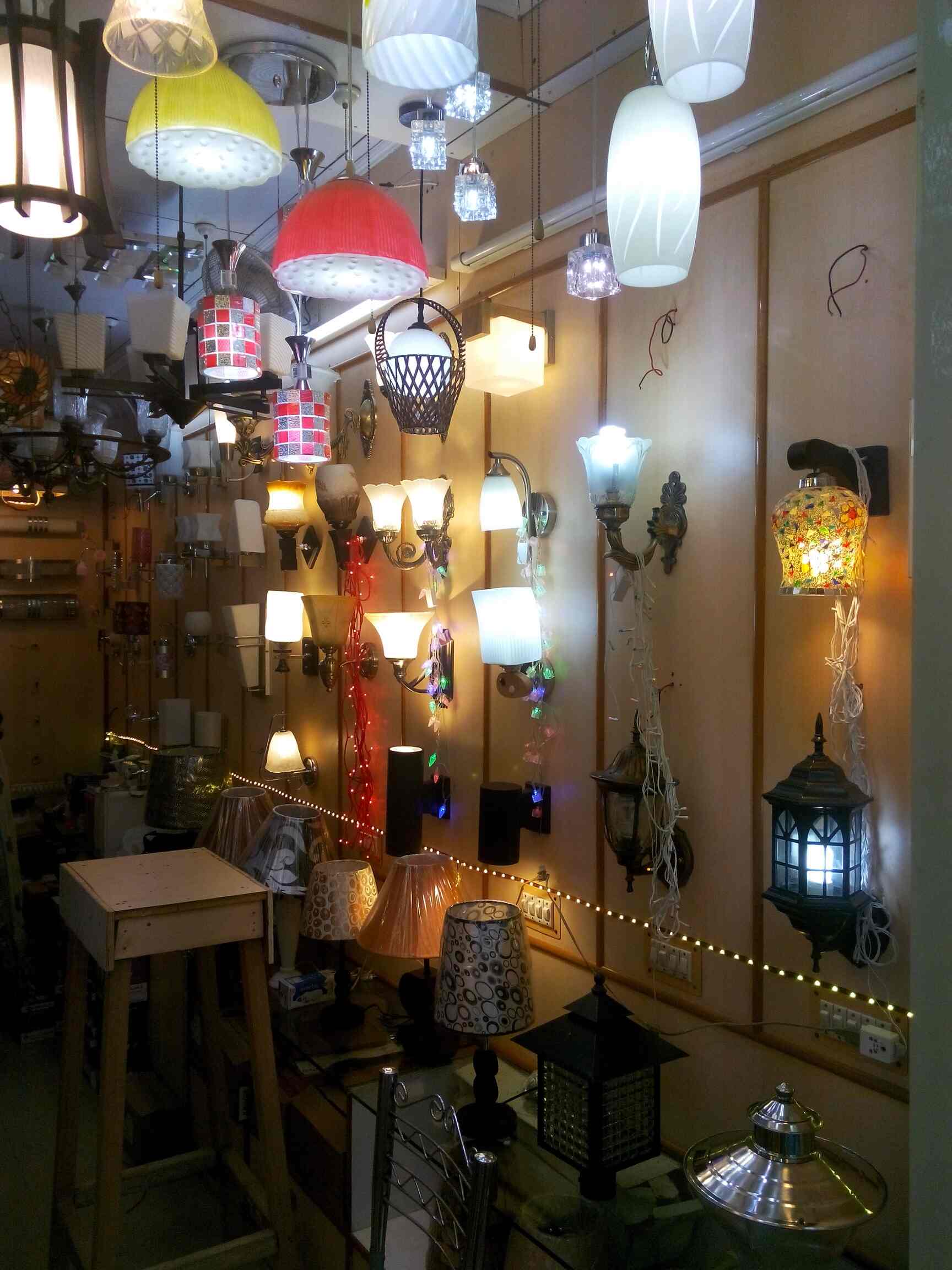 Smart Life in Gyan Khand 4Indirapuram,Delhi Best Tube Light Dealers