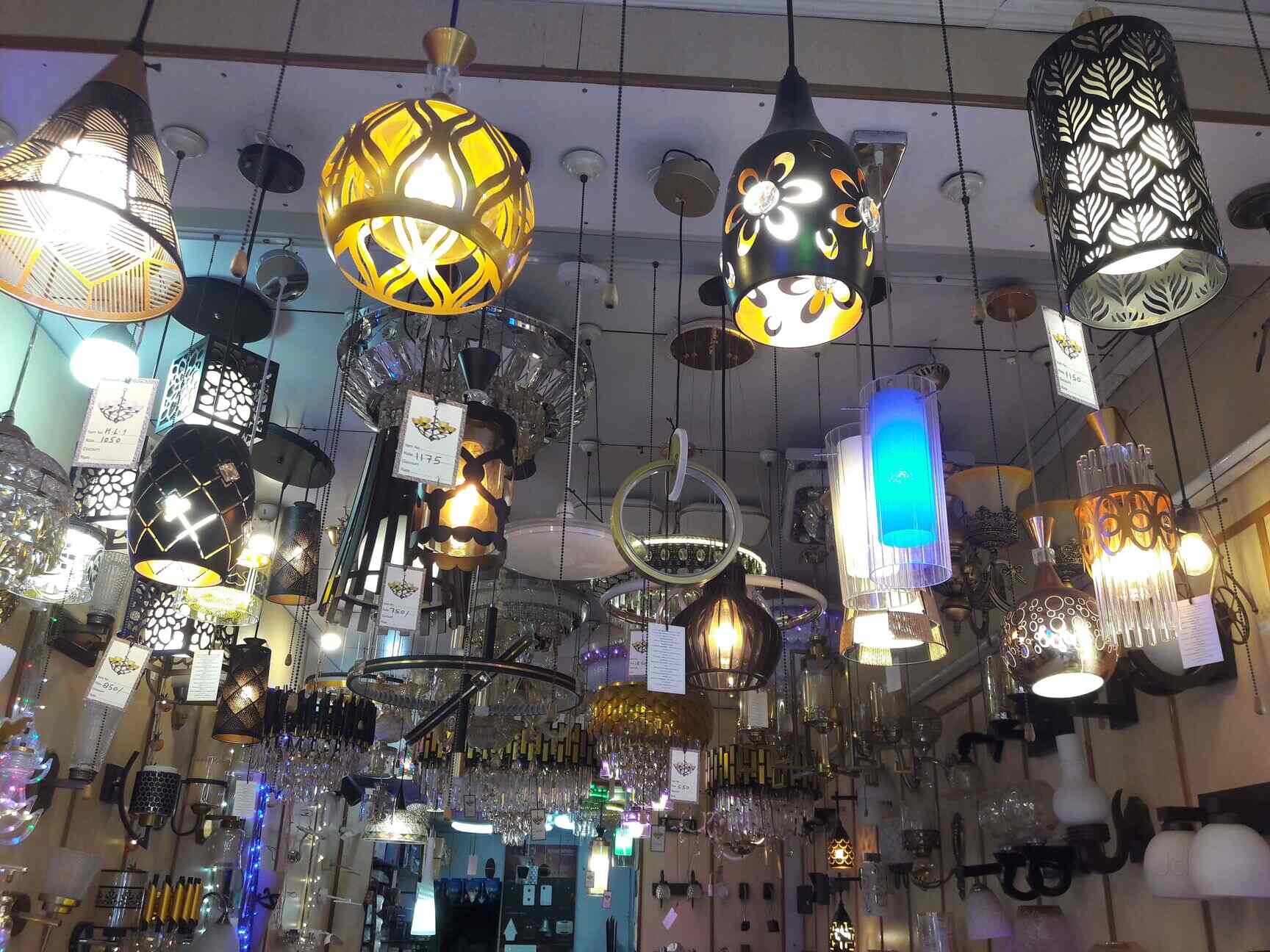 Smart Life in Gyan Khand 4Indirapuram,Delhi Best Tube Light Dealers