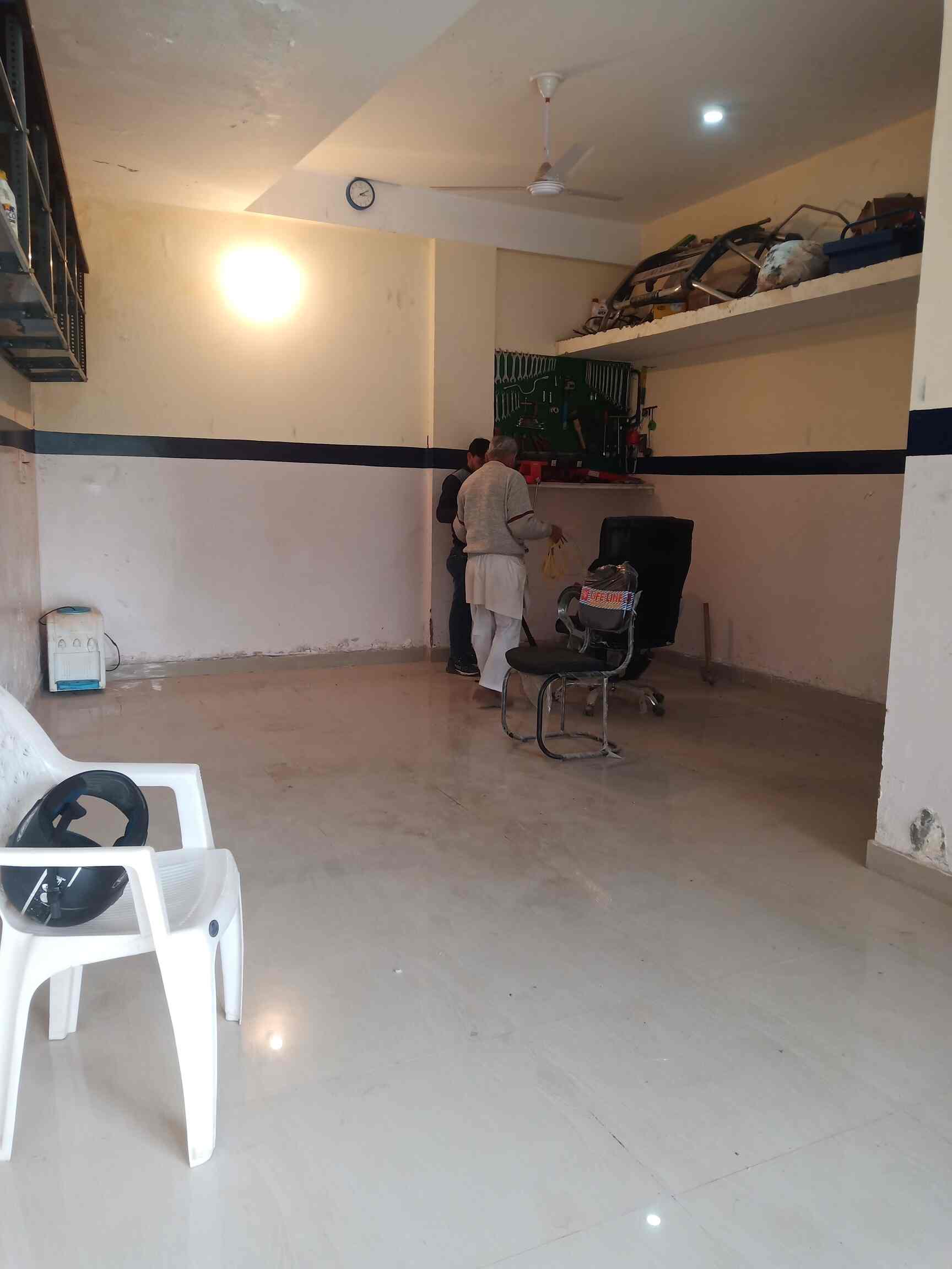 Md Shahrukh Scrap in Vasant Kunj,Delhi Best Car Glass Repair