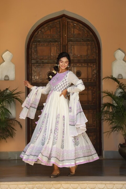 StyleSpotting at Manubhai Jewellers | Fashion | Bride | WeddingSutra