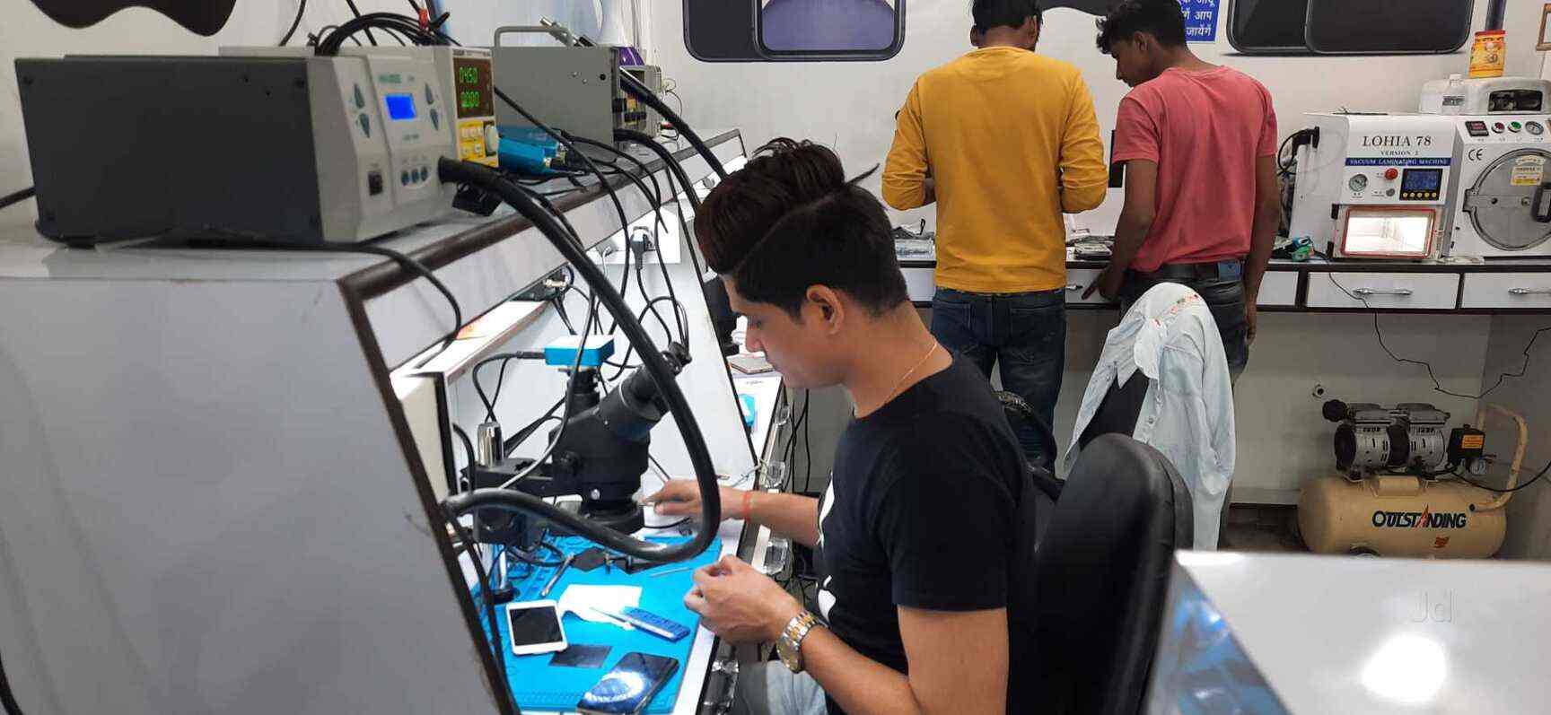 Top 100 Samsung Mobile Phone Repairs & Services in Noida Sector 3