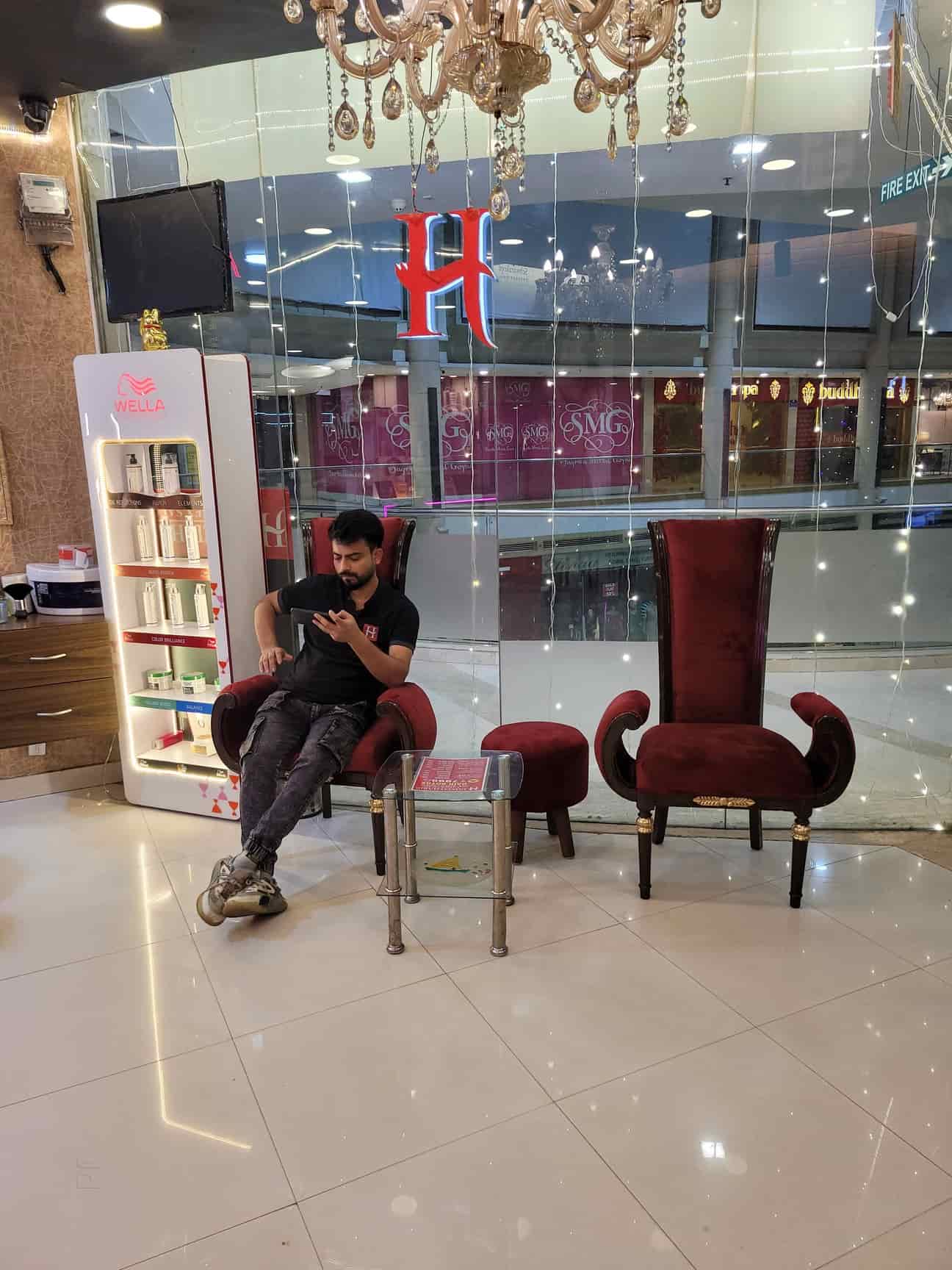 Find list of Jawed Habib Hair Xpreso near Eldeco Station One Mall