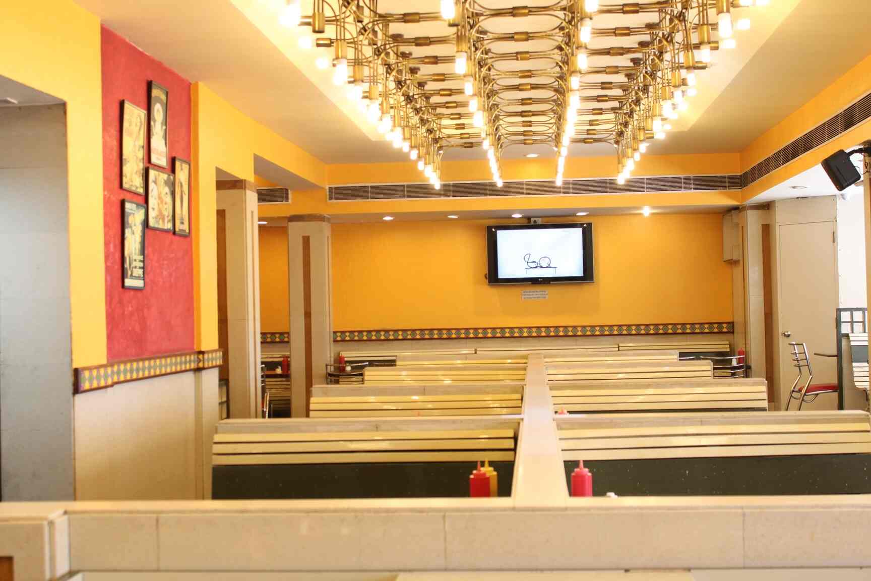 Raffles Restaurant in Karol Bagh,Delhi Best Restaurants in Delhi