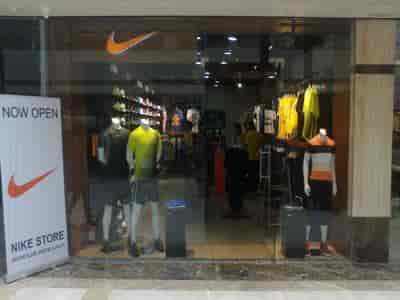 nike store in connaught place