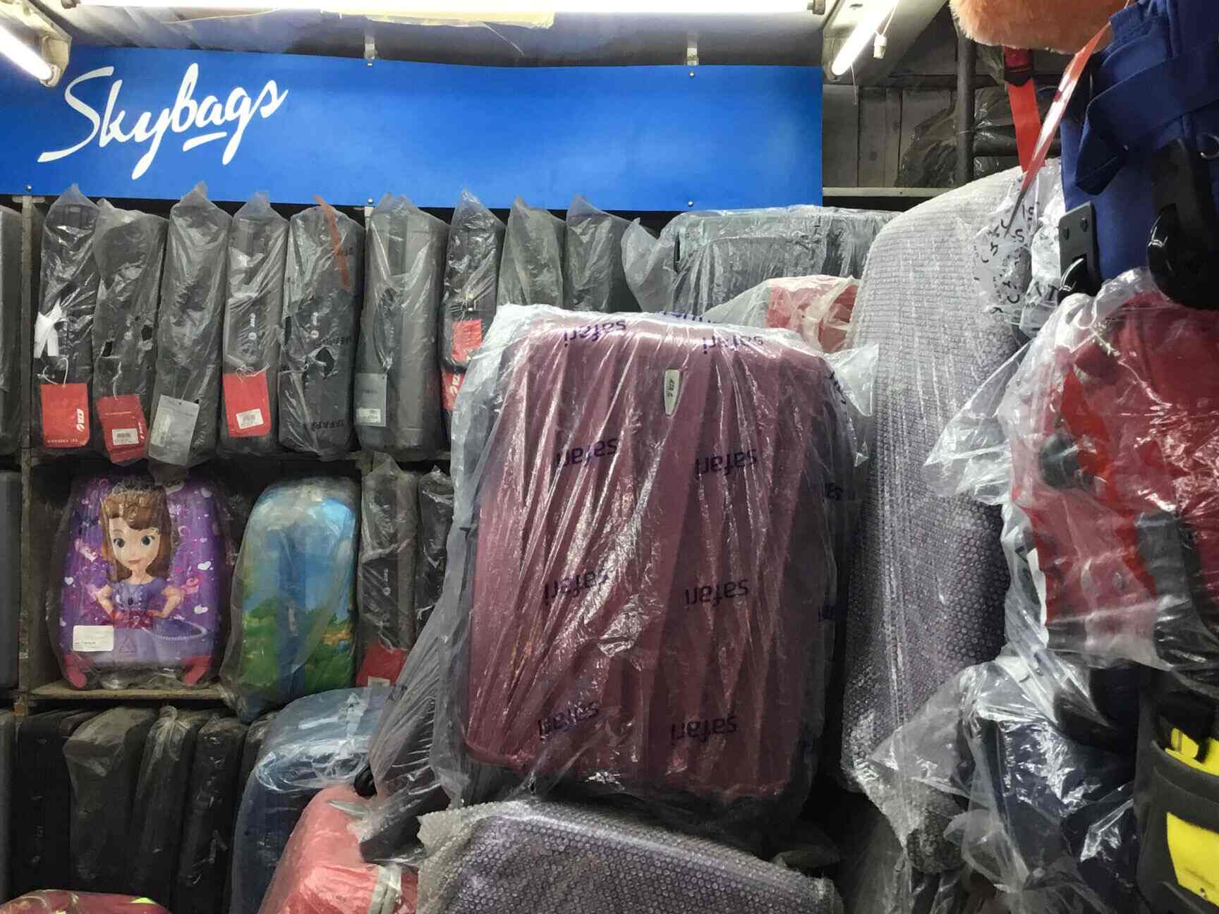 Naveen Store in Connaught Place,Delhi Best Luggage Bag Manufacturers