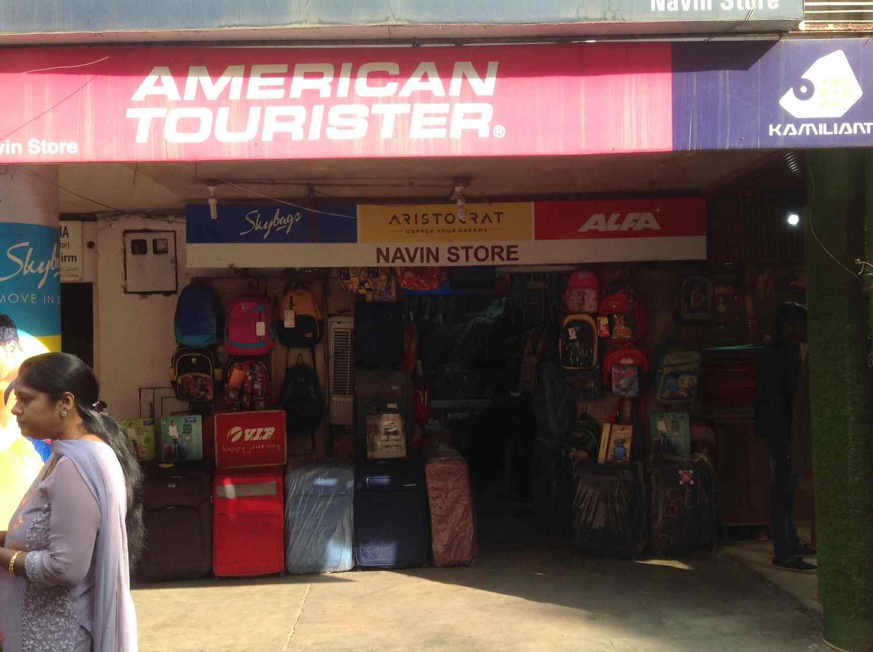 Naveen Store in Connaught Place,Delhi Best Luggage Bag Manufacturers