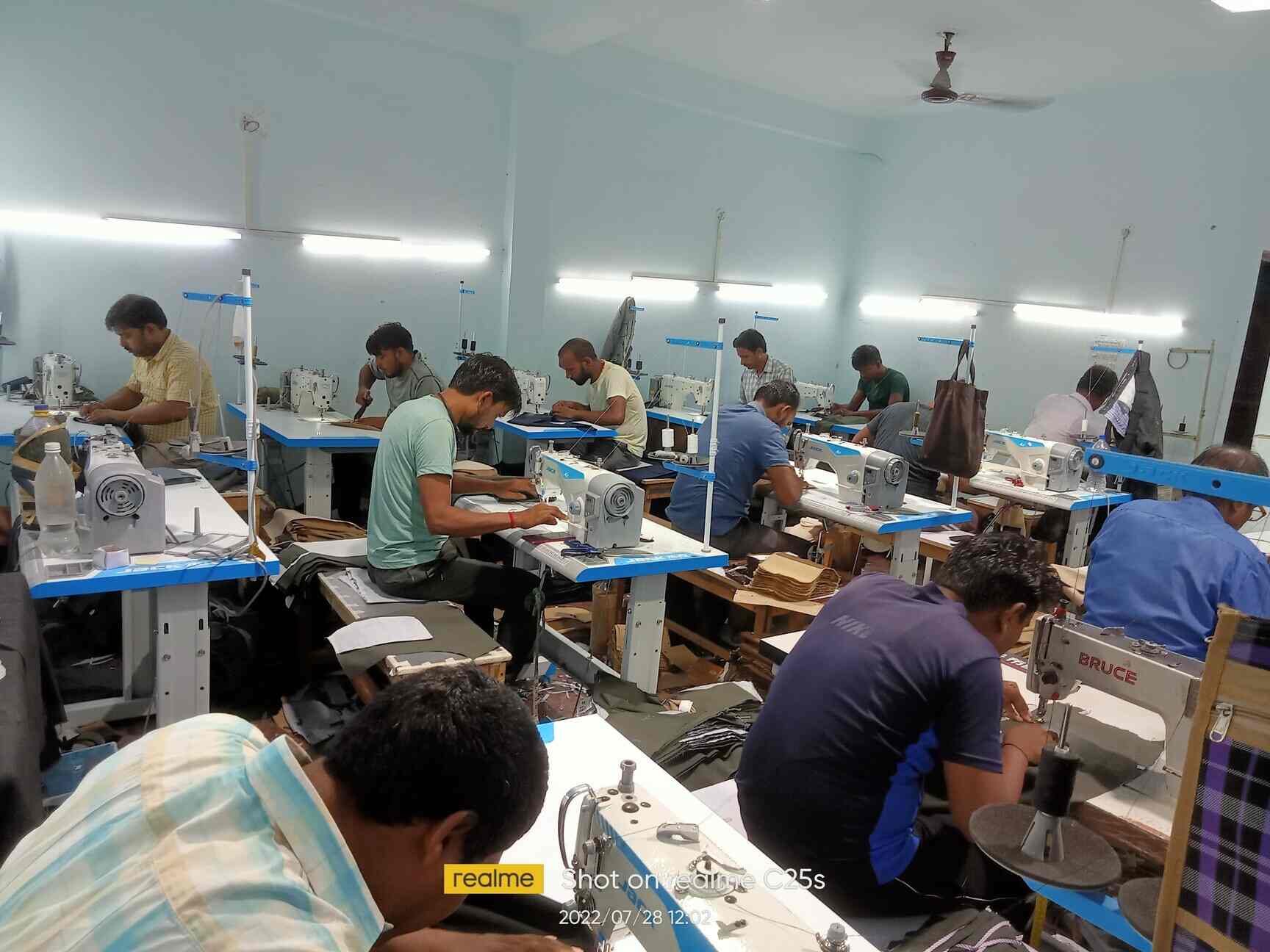 Top Readymade Garment Wholesalers in Indirapuram Best Apparel