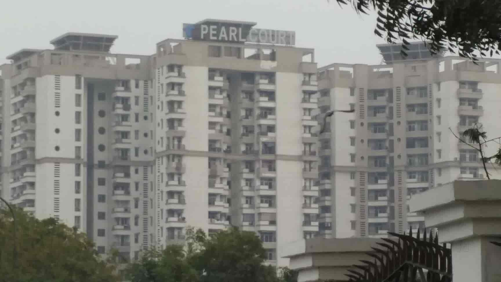 BHK Flat in Ramprastha Greens Pearl Court in Ramprastha Greens