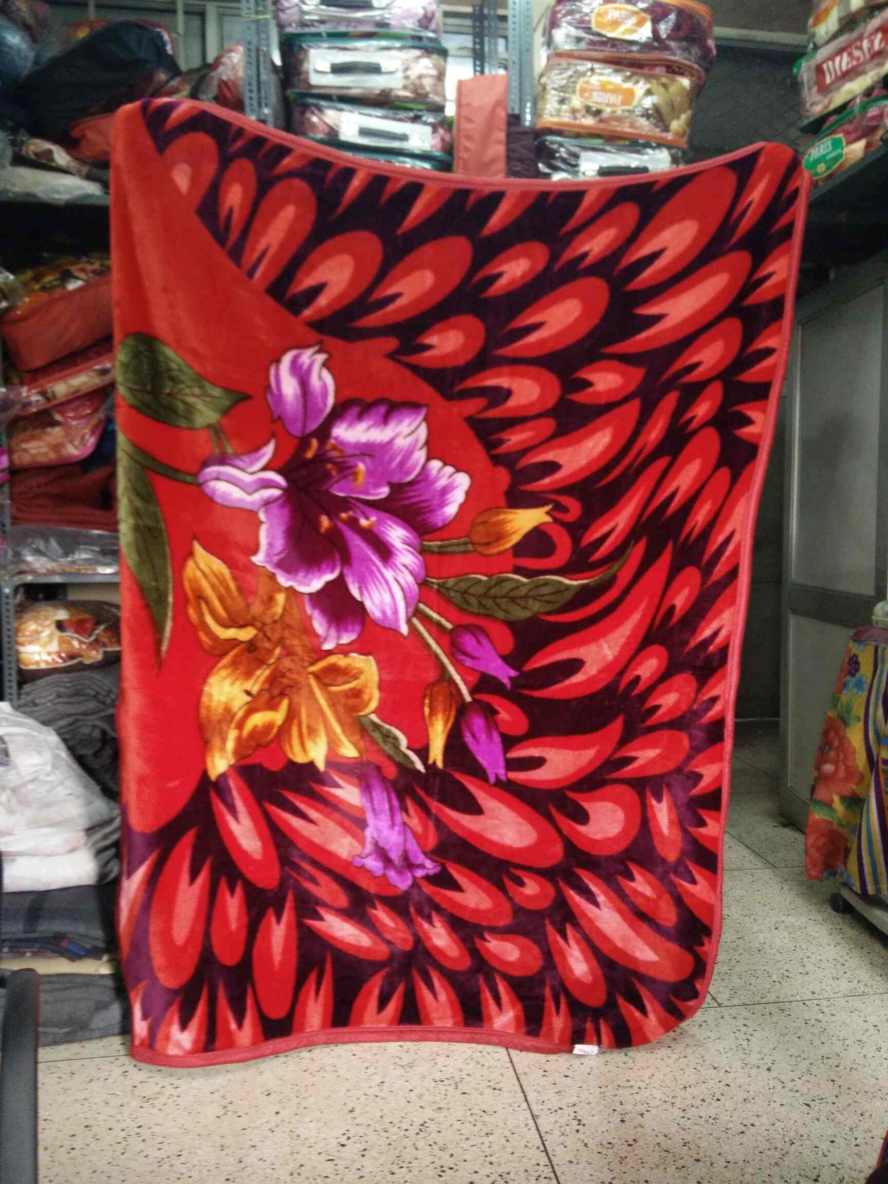 Top Blanket Wholesalers in Noida Sector 18, Delhi ब्लैंकेट