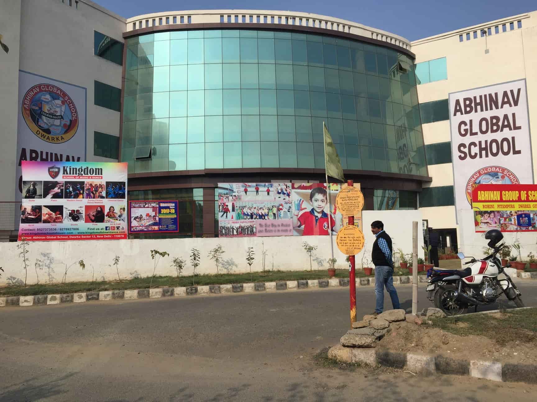 Top Music Classes For Guitar in Dwarka More,Delhi Best Guitar Classes