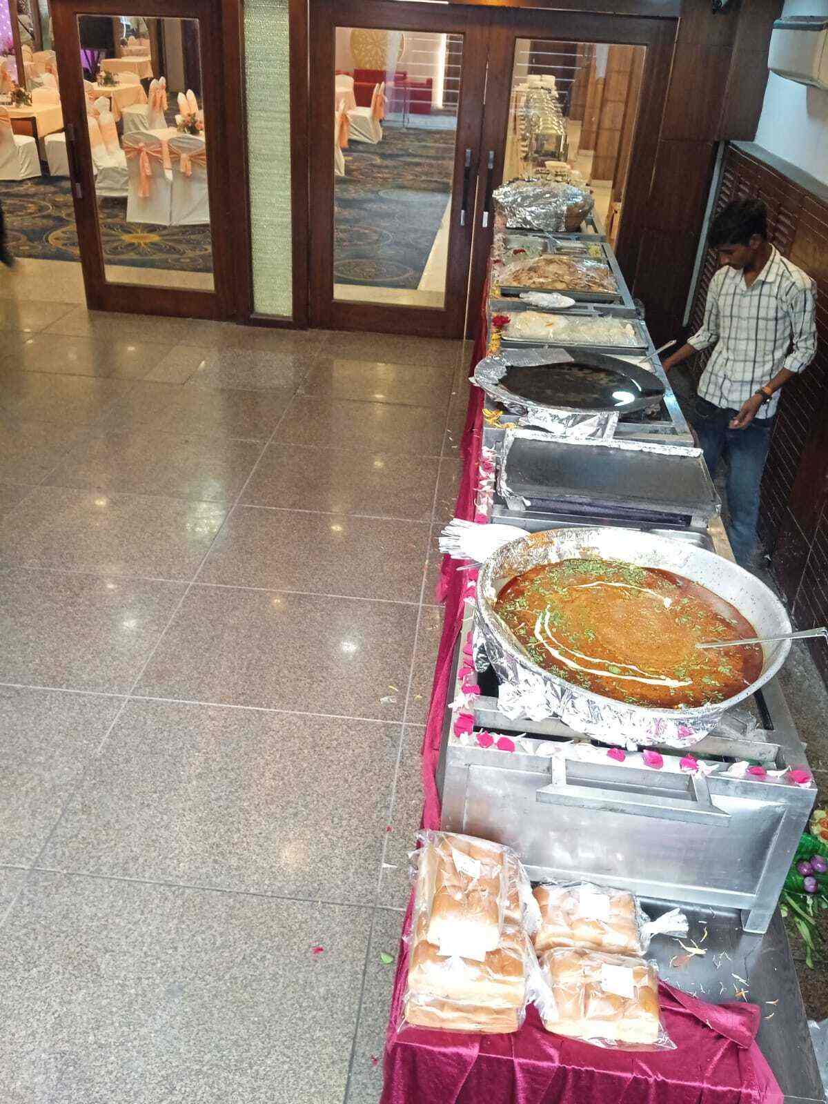 Bhel Puri Centres Restaurants in Noida City, Noida Bhel Puri Centers