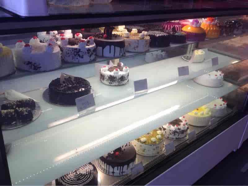 Discover more than 126 bakers lounge cakes super hot in.eteachers