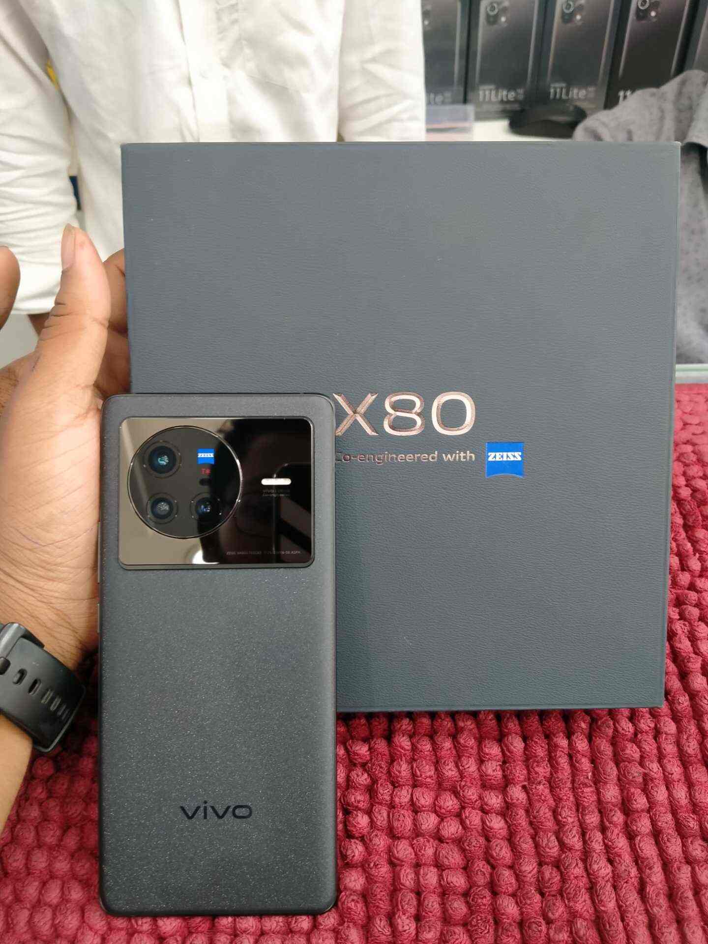 Dhanbad Mobiles in Bank More,Dhanbad Best Jio4g Mobile Phone Simcard