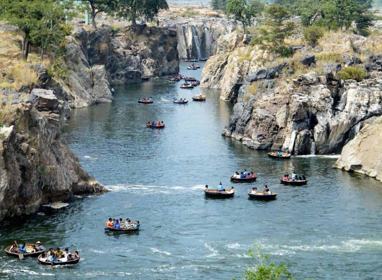 Hogenakkal boating man and tourist guide in Oottamalai,Dharmapuri - Best  Tourist Guide Services in Dharmapuri - Justdial
