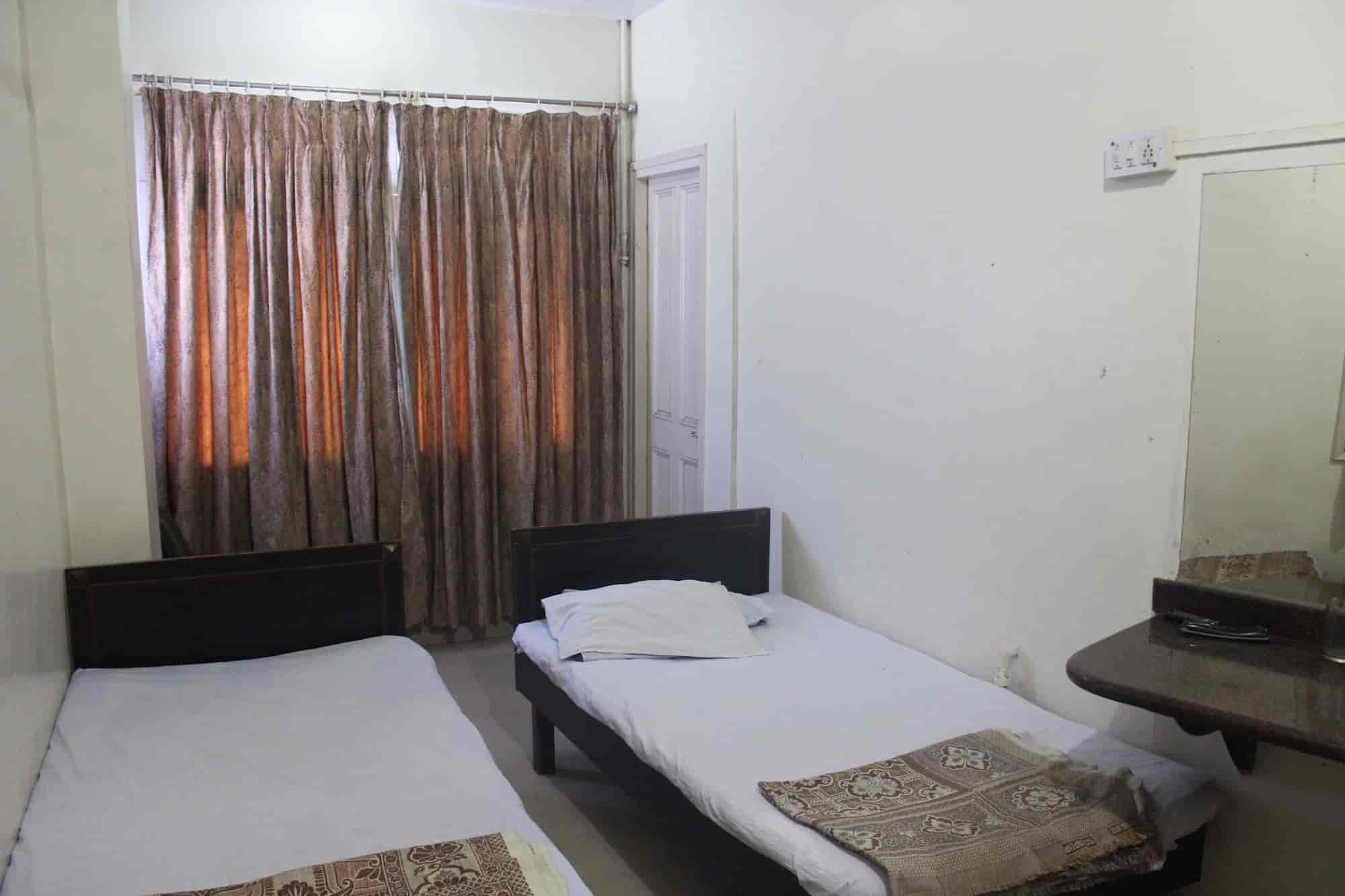 Book Nav Shere Punjab Lodge in Agra Road,Dhule Best Lodging Services