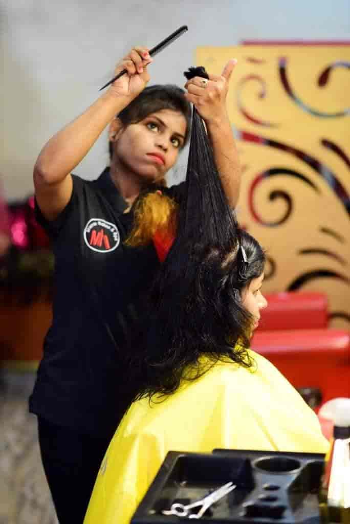 Mirror Salon & Beauty Academy in Station Road,Durg Best Beauty Salons