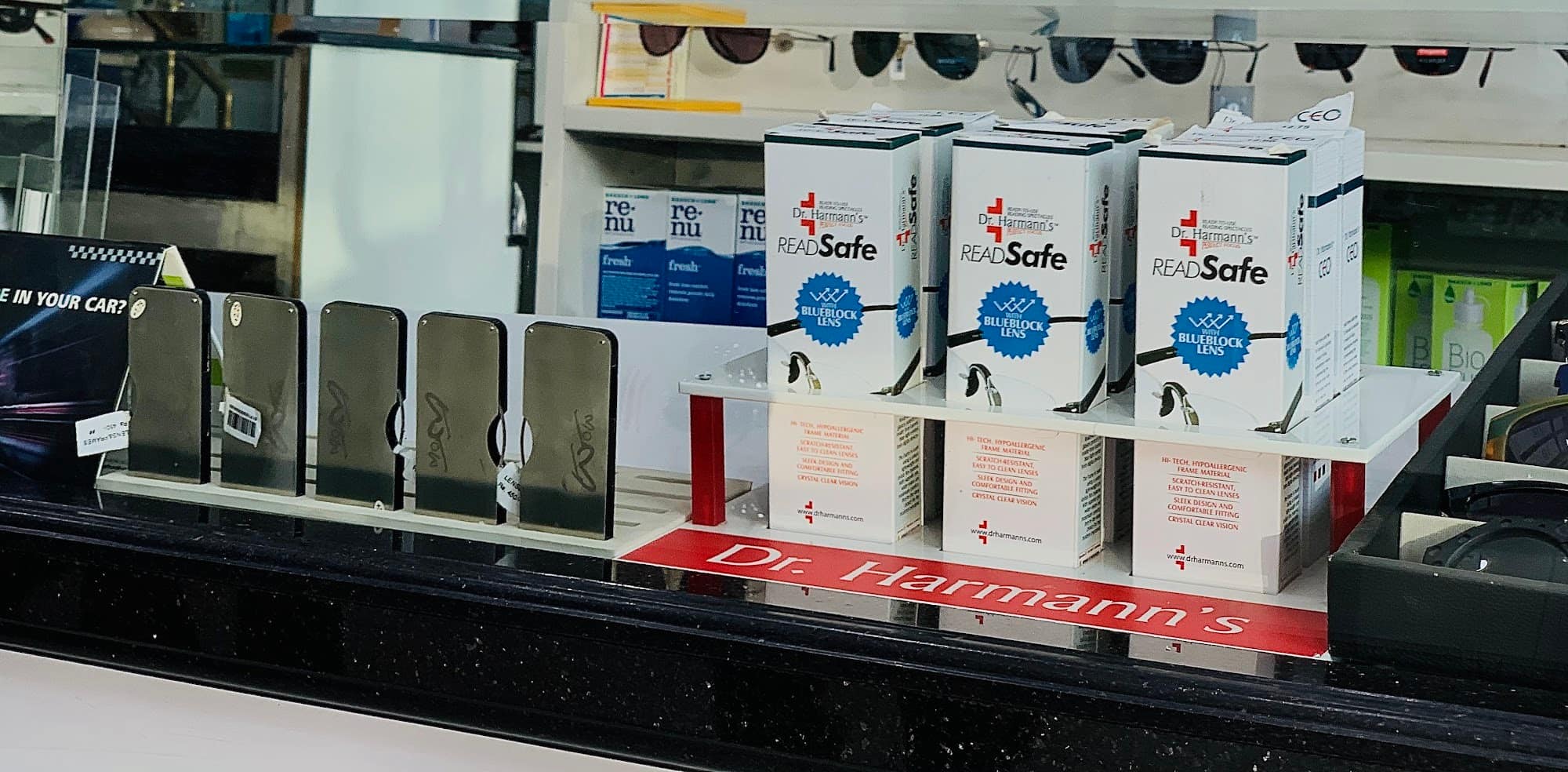 Lens & Frames Opticians in Shanmugham Road,Ernakulam Best Contact