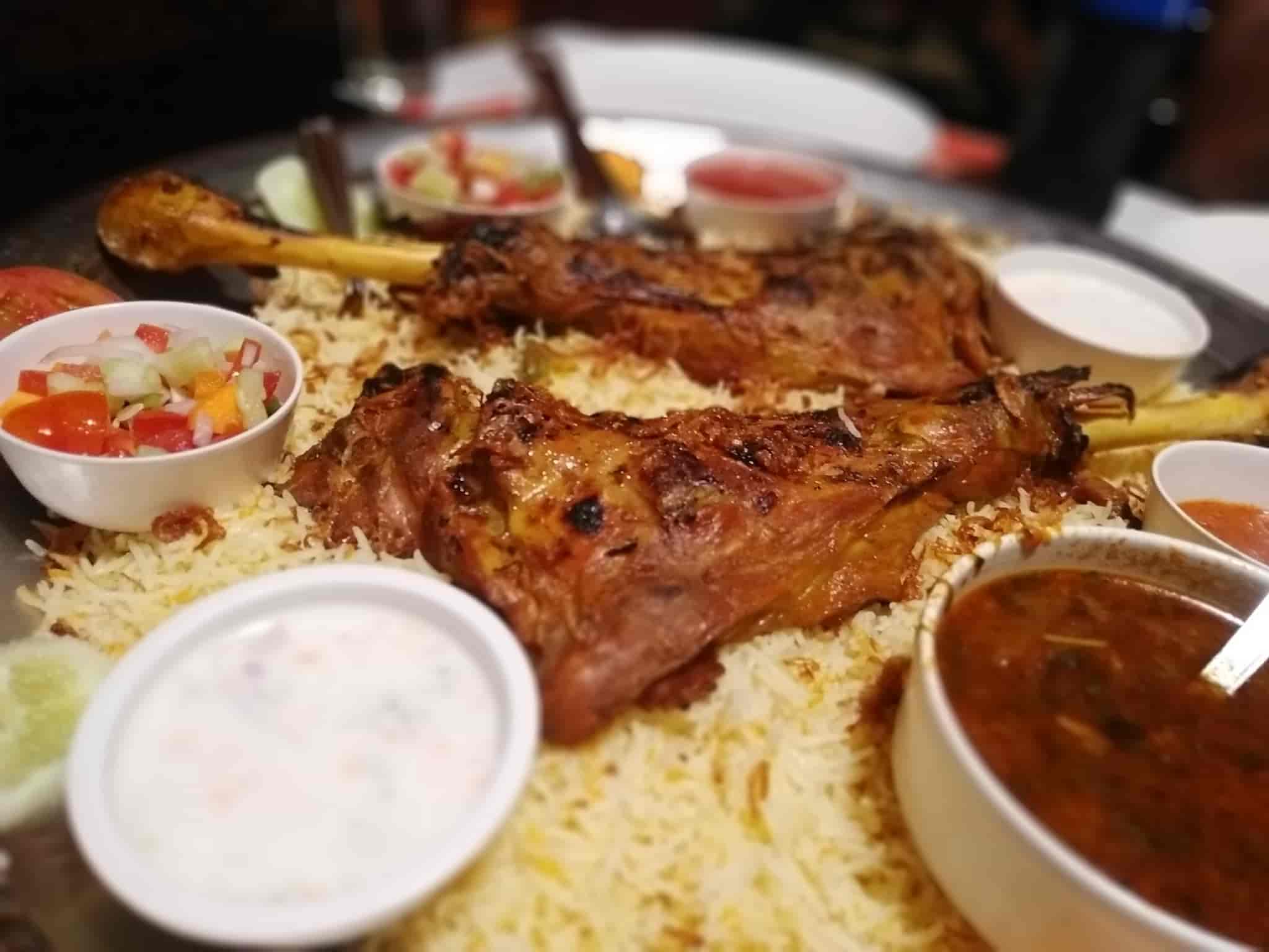 രാത്രിയില്‍ വയറുപൊട്ടുന്നത്ര ഭക്ഷണം അകത്താക്കാറുണ്ടോ? നിയന്ത്രിക്കാന്‍ ഈ മൂന്ന് കാര്യങ്ങള്‍  ചെയ്തു നോക്കിയാലോ !
